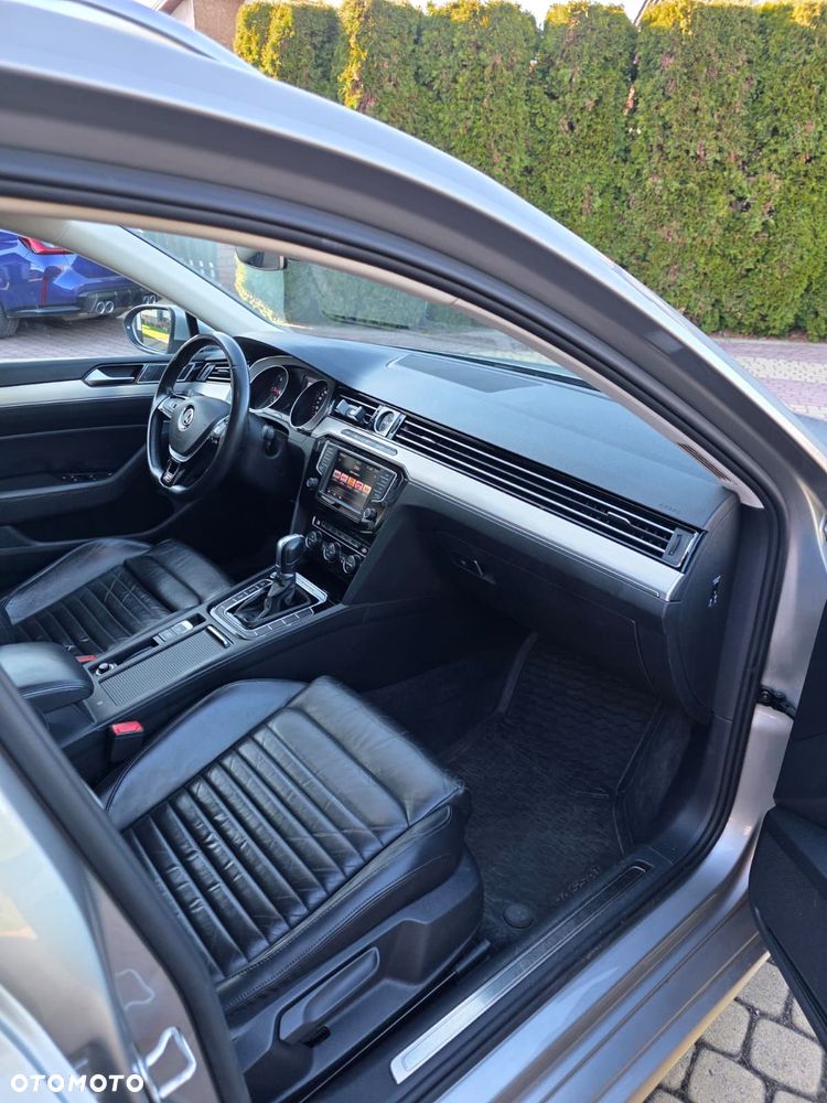 Volkswagen Passat 2.0 TDI Bi-Turbo BMT 4Mot Highline DSG - 19
