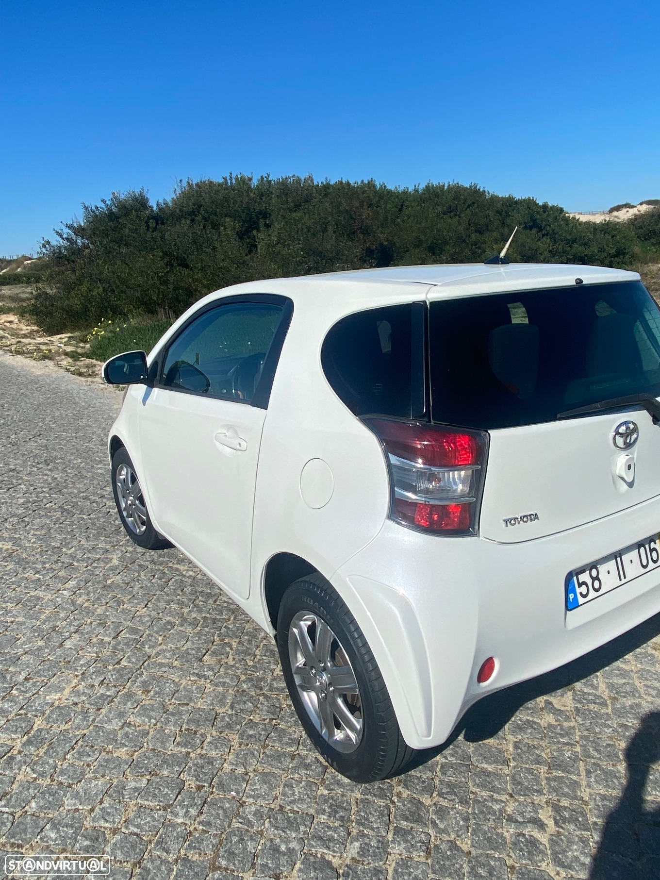 Toyota iQ 1.0 VVT-i 2 - 6