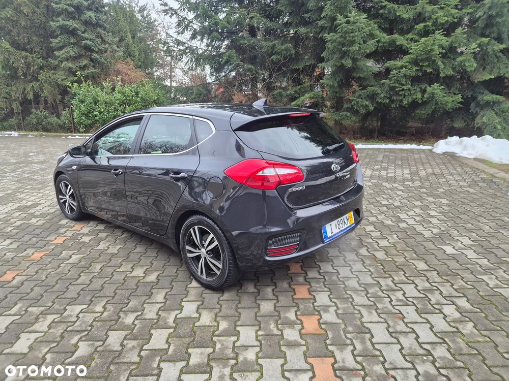 Kia Ceed 1.6 GDI ISG Platinum Edition - 6