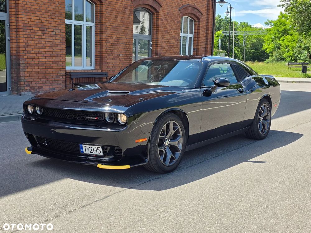 Dodge Challenger - 1