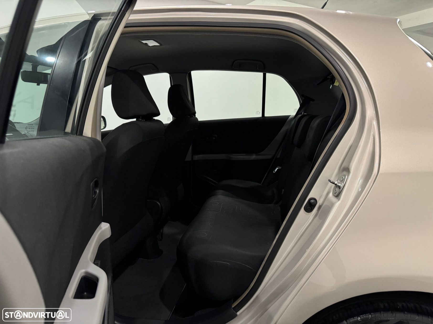 Toyota Yaris 1.33 VVT-i Comfort+AC - 27