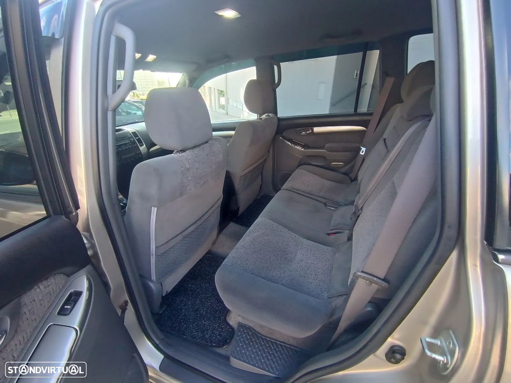 Toyota Land Cruiser D-4D Executive - 27