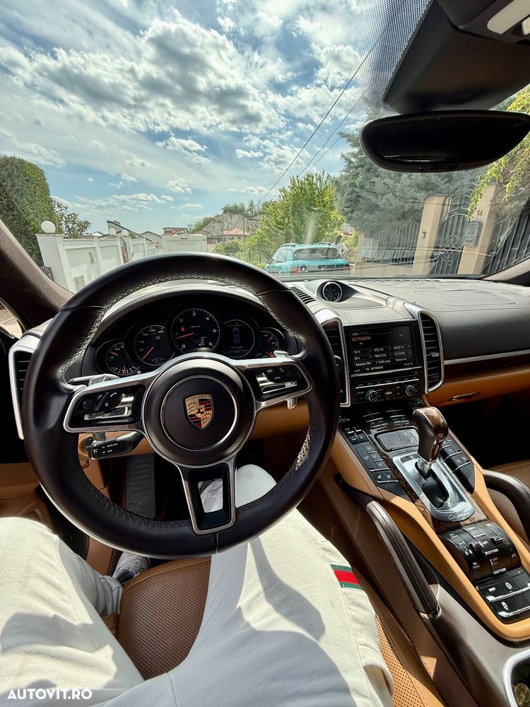 Porsche Cayenne - 13