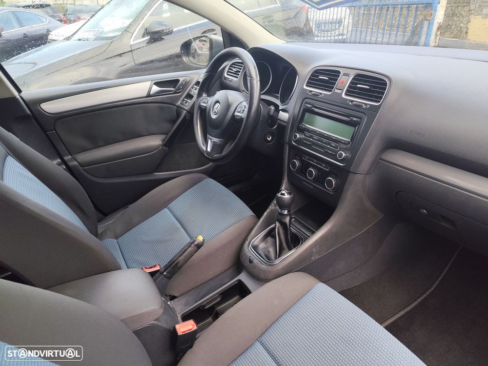 VW Golf 1.6 TDi Trendline BlueMotion - 20