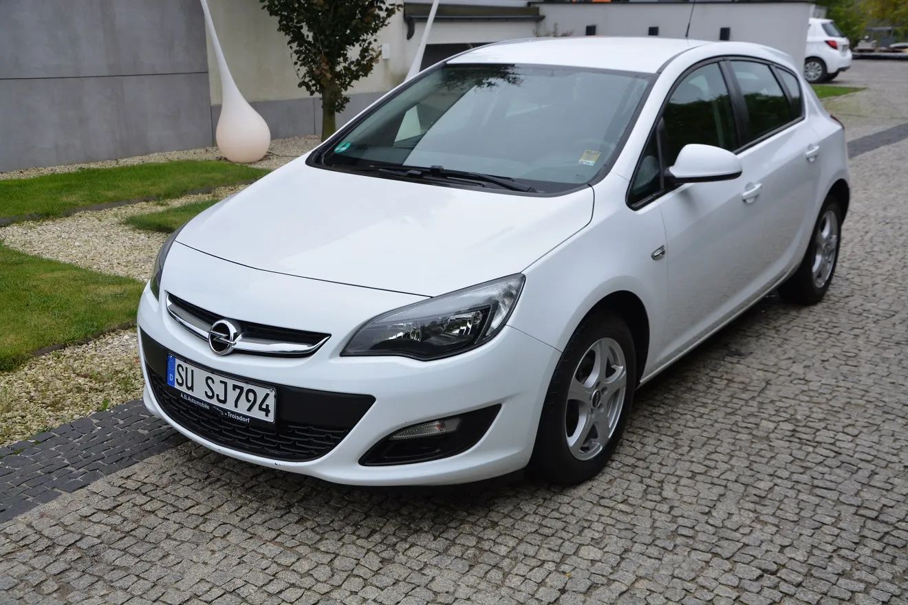 Opel Astra IV 1.6 Business - 1