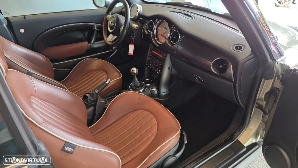 MINI Cabrio Cooper S Sidewalk - 47