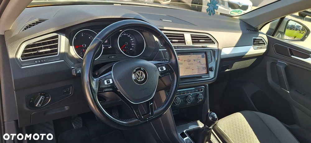 Volkswagen Tiguan - 13