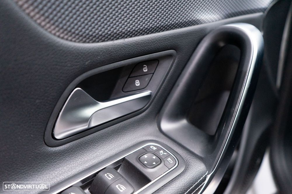Mercedes-Benz CLA 180 d 7G-DCT AMG Line - 25