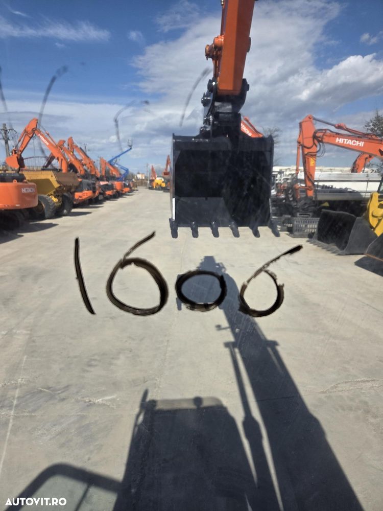 Hitachi ZX210, 23t, cupa NOUA 1,3mc, CUPLA RAPIDA, camere spate si laterale, inst picon, CONSUM MEDIU 9,6l/h, senile 80% ok doar 988h deplasare, 3 pompe hidr HITACHI, antifurt, motor ISUZU, ad sapare 7m, ridica 14t, STARE BUNA,leasing 4ani-83.900 EUR+Tva - 4