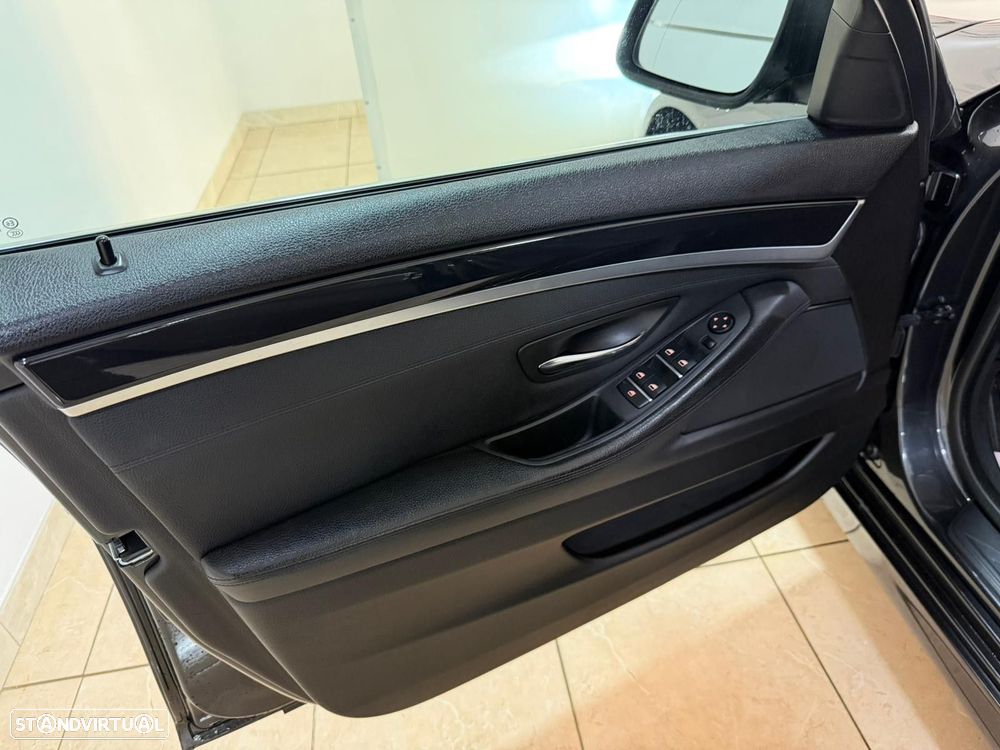 BMW 520 d Auto - 12