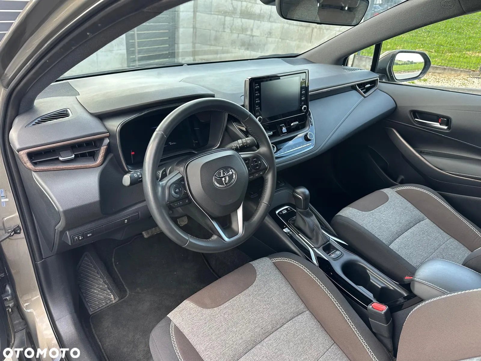 Toyota Corolla 2.0 Hybrid Trek - 11