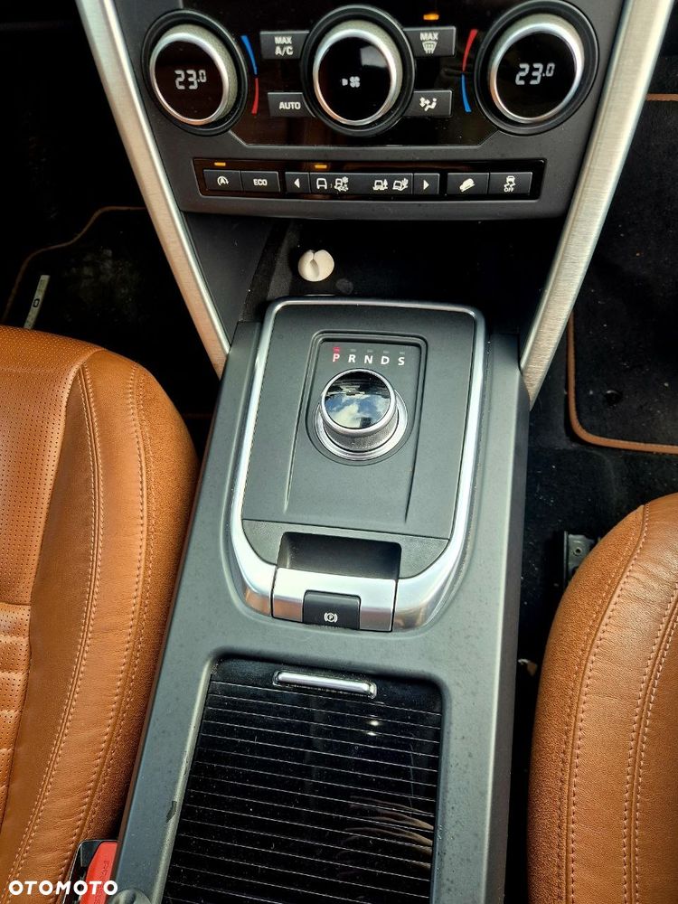 Land Rover Discovery Sport TD4 HSE Luxury - 17