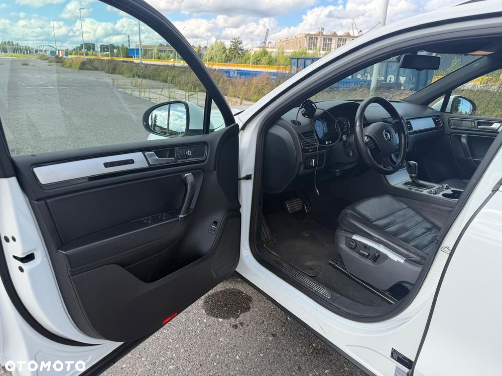 Volkswagen Touareg 3.0 V6 TDI BMT - 15