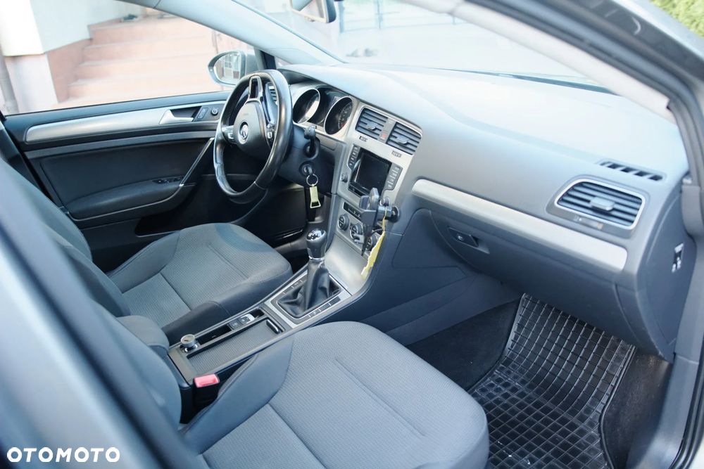 Volkswagen Golf - 8