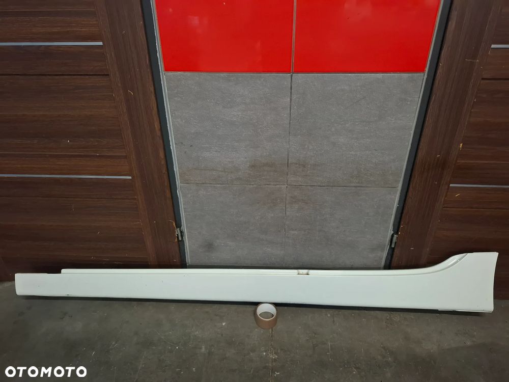 Nakładka progowa lewa BMW 2 F45 2015 rok kolor 300 nr 7318749 - 1