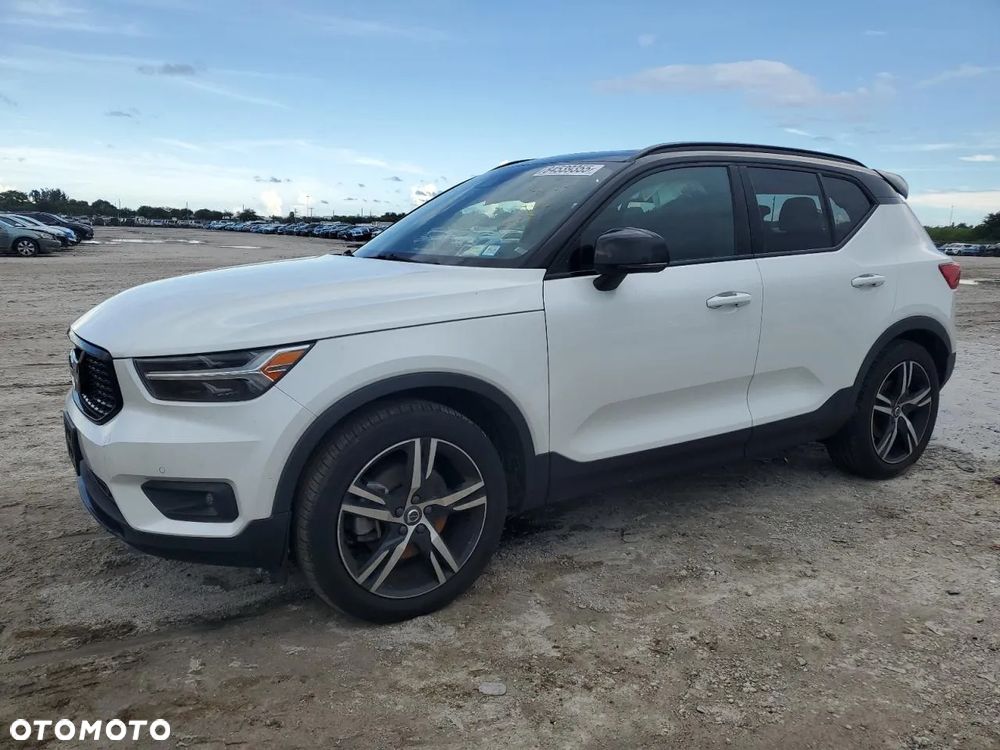 Volvo XC 40 T5 AWD R-Design - 4