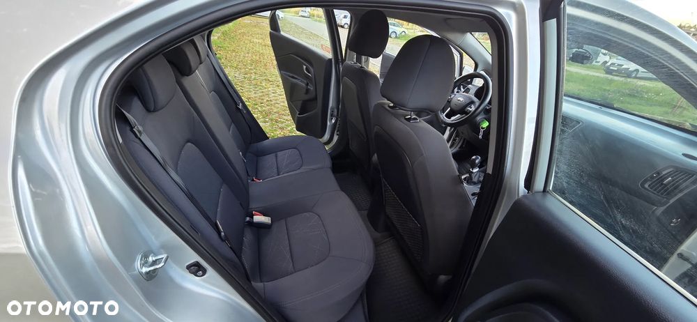 Kia Rio 1.4 M - 27