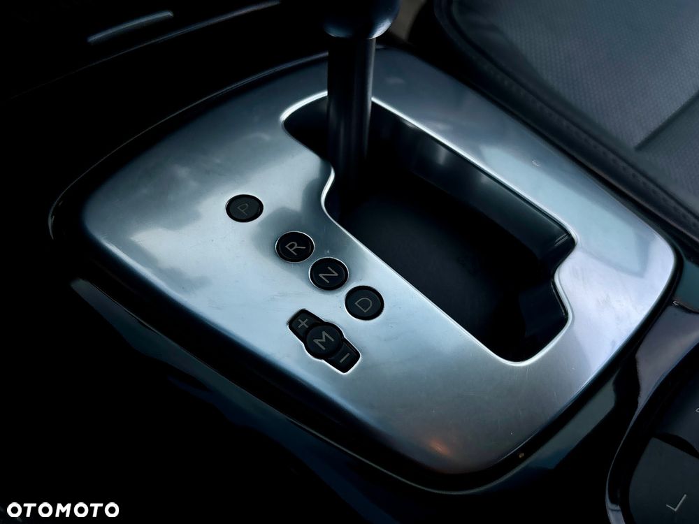 Renault Laguna 2.0 dCi Initiale - 21