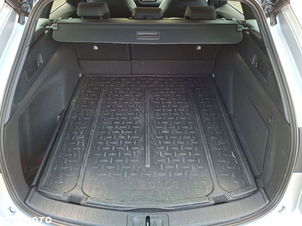 Toyota Corolla 2.0 Hybrid GR Sport Dynamic - 12