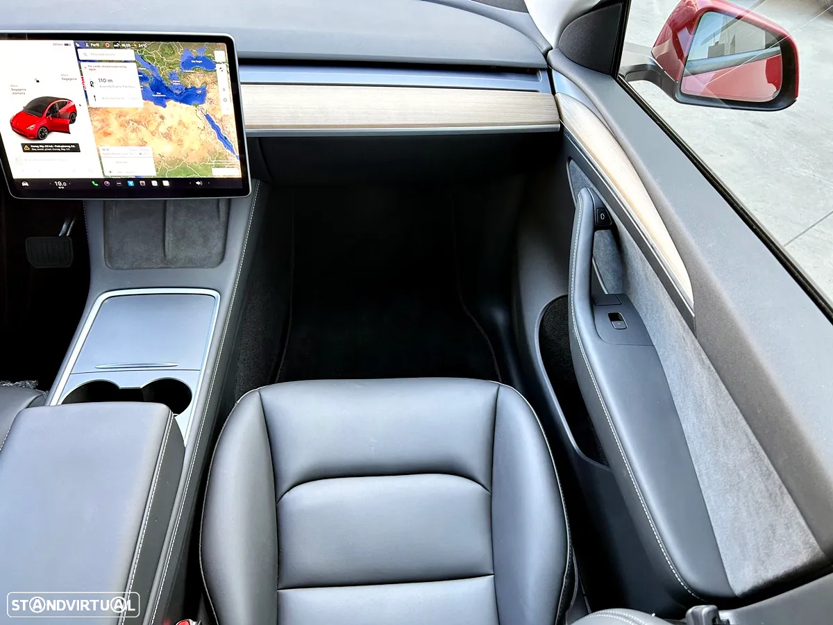 Tesla Model Y Long Range Dual Motor AWD - 11