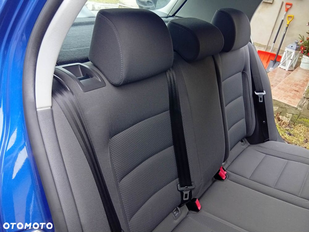 Volkswagen Golf - 11