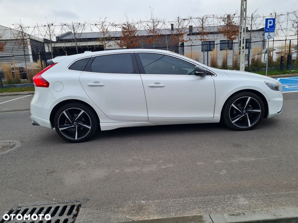 Volvo V40 D2 Drive-E R-Design Momentum - 6