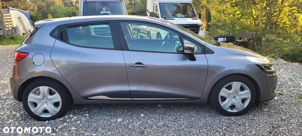 Renault Clio - 36