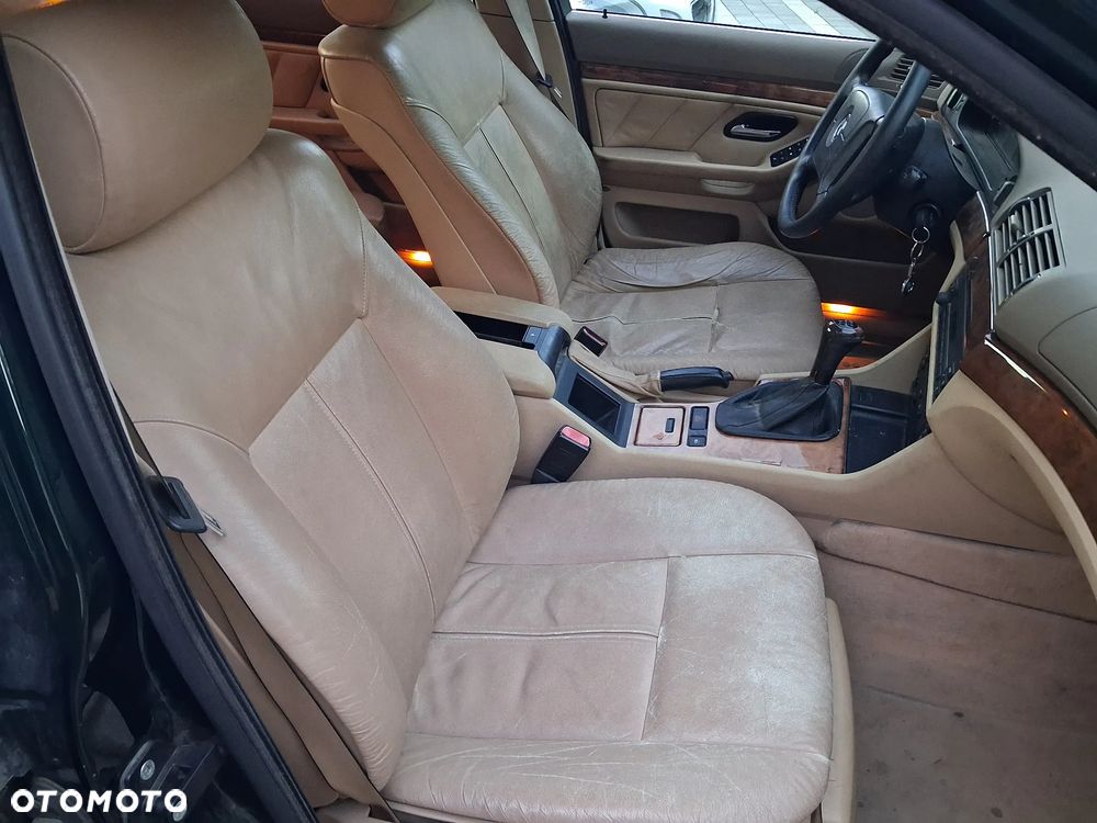 BMW Seria 5 523i - 18