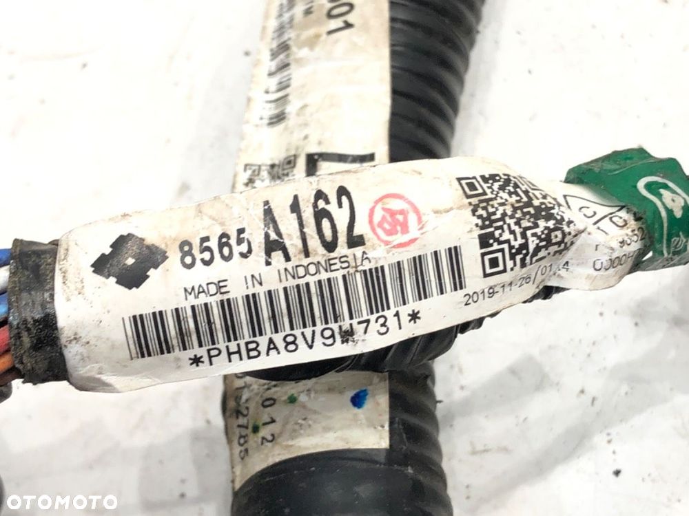 SKRZYNKA BEZPIECZNIKÓW  MITSUBISHI OUTLANDER III (GG_W, GF_W, ZJ, ZL, ZK) 2010 - 2022 2.4 Hybrid - 5