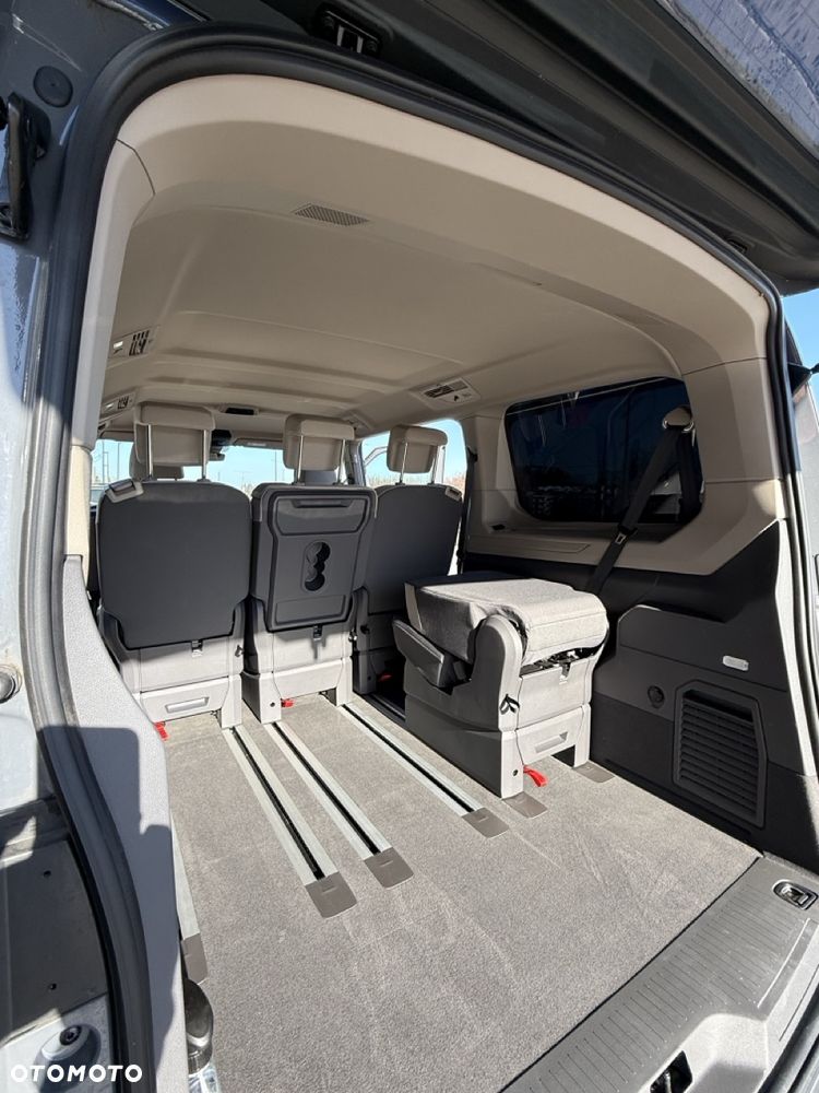 Volkswagen Multivan - 2