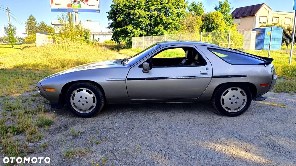 Porsche 928 - 4