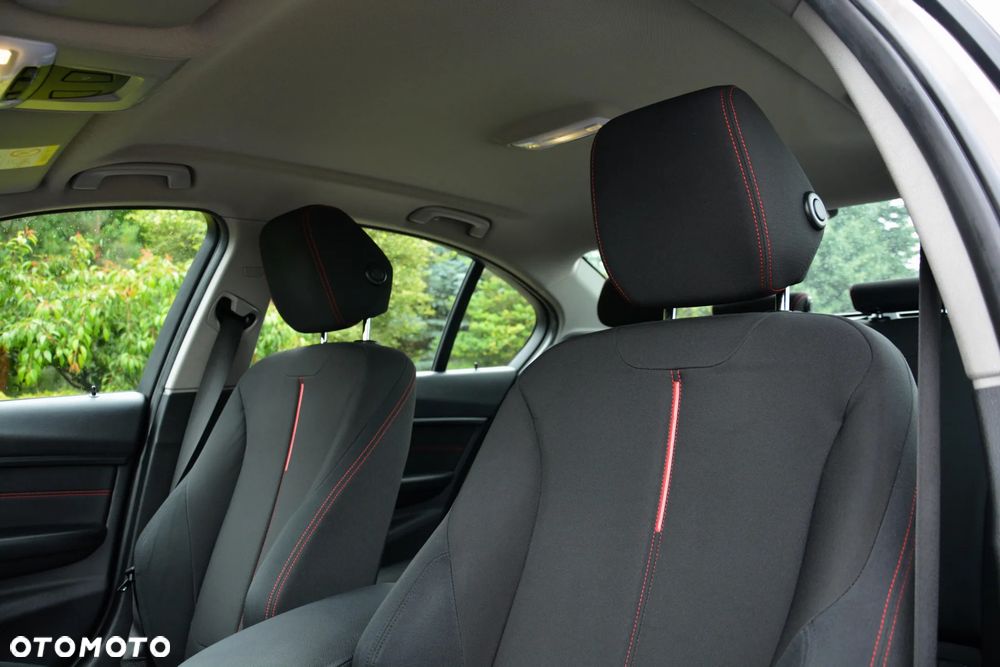 BMW Seria 3 318d Blue Performance Sport Line - 23