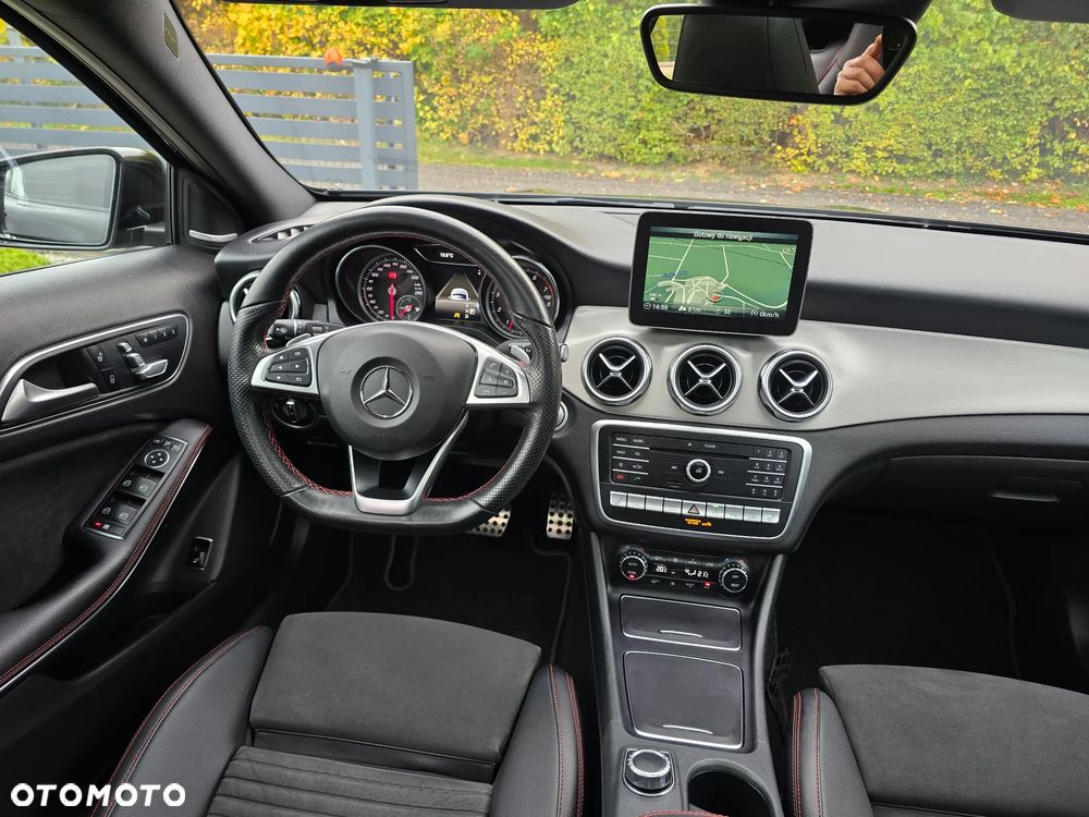 Mercedes-Benz GLA 220 4-Matic AMG Line - 10