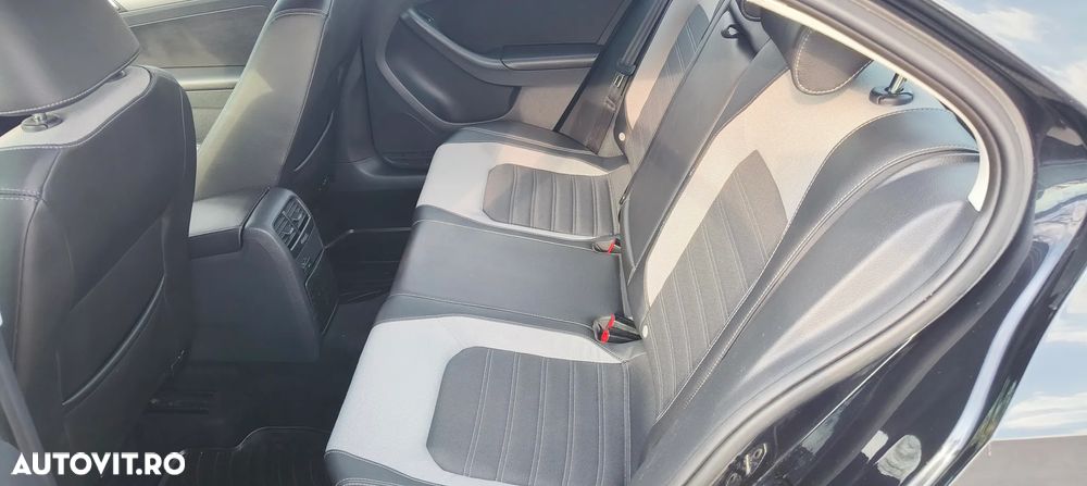 Volkswagen Jetta 1.6 TDI Blue Motion Technology Life - 8