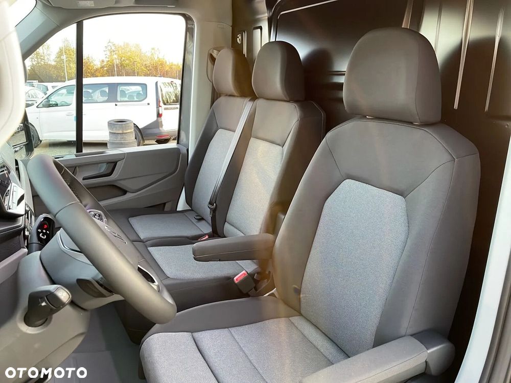 Volkswagen Crafter 35 Furgon z wysokim dachem 2,0 l 177 KM automat - 11