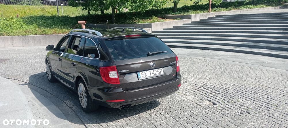 Skoda Superb 2.0 TDI 4x4 Elegance DSG - 3