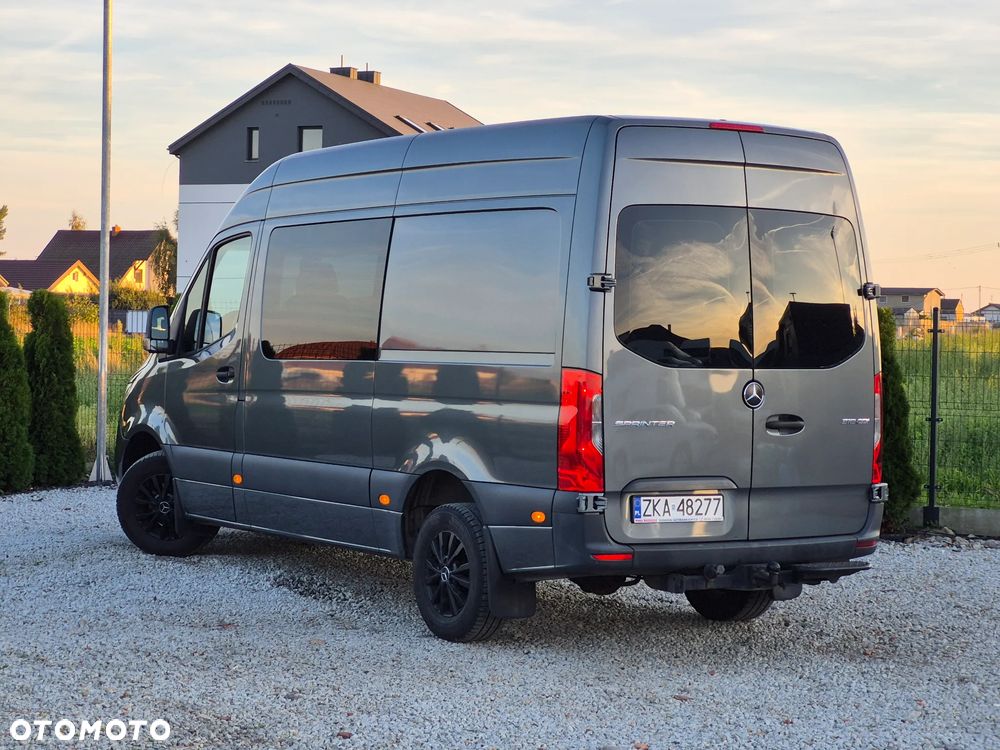 Mercedes-Benz Sprinter - 11
