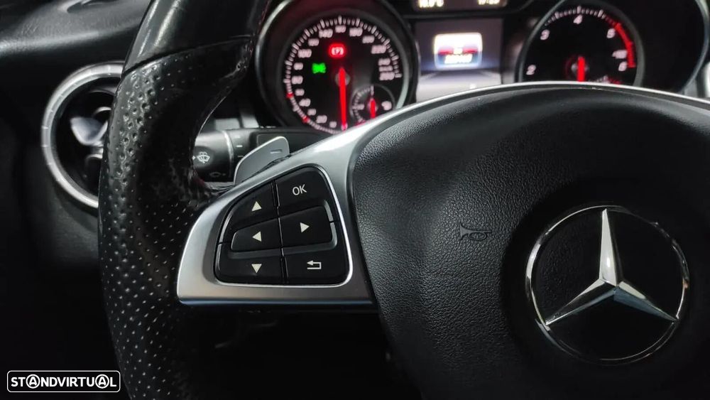 Mercedes-Benz CLA 200 - 30