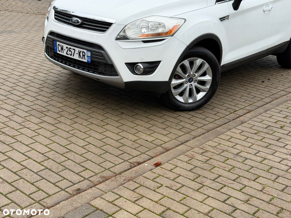 Ford Kuga 2.0 TDCi 2x4 Titanium - 12