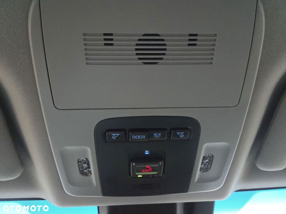 Toyota Camry 2.5 Hybrid Executive CVT - 27