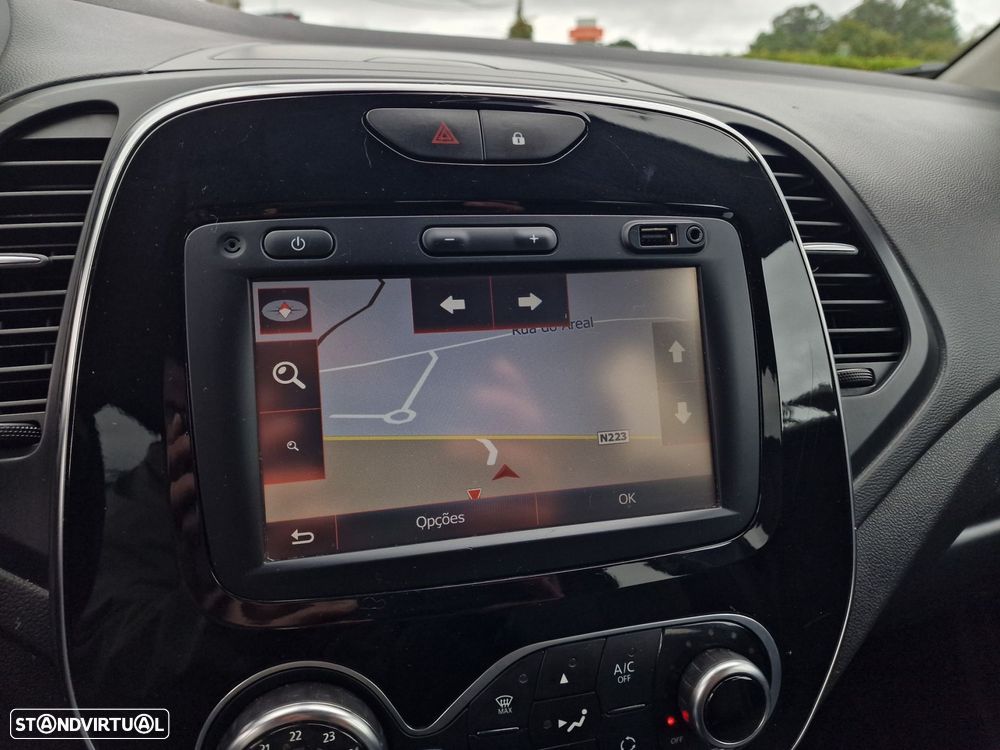 Renault Captur 1.2 TCe Exclusive EDC - 27