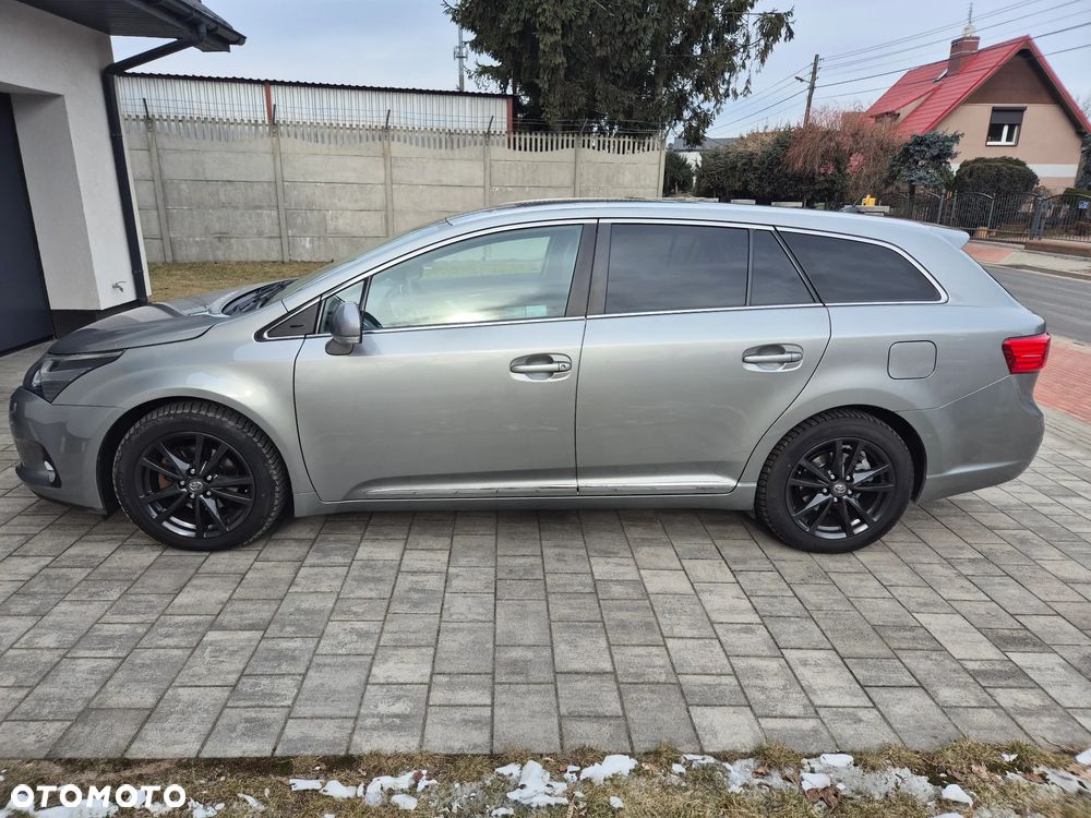 Toyota Avensis 2.0 D-4D Premium - 5