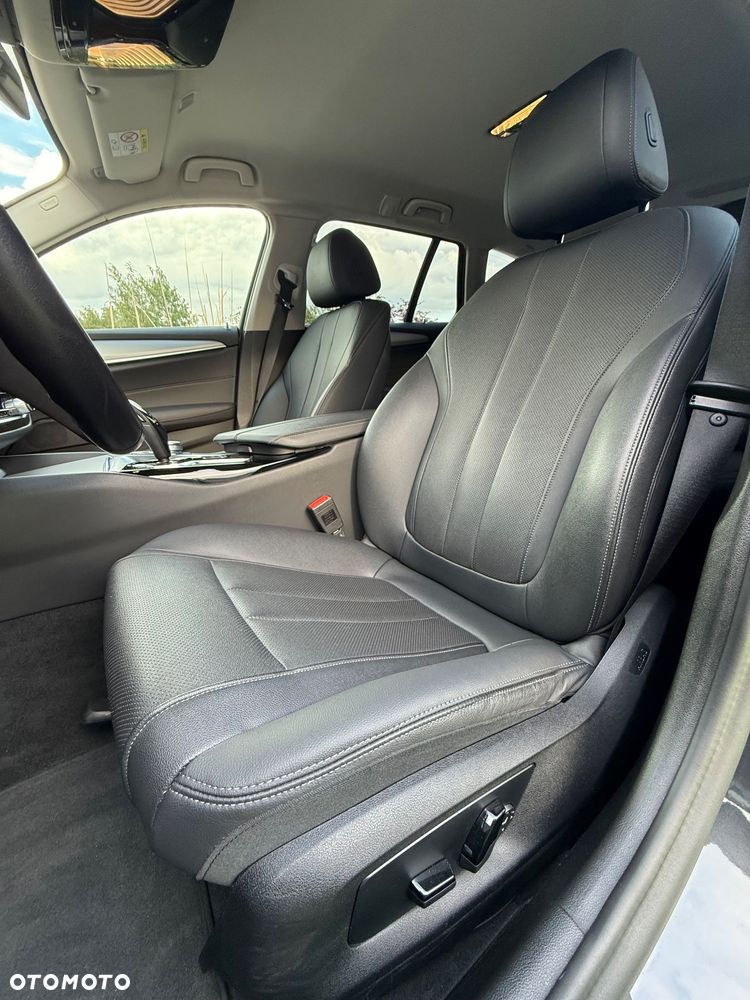 BMW Seria 5 518d Sport Line sport - 8