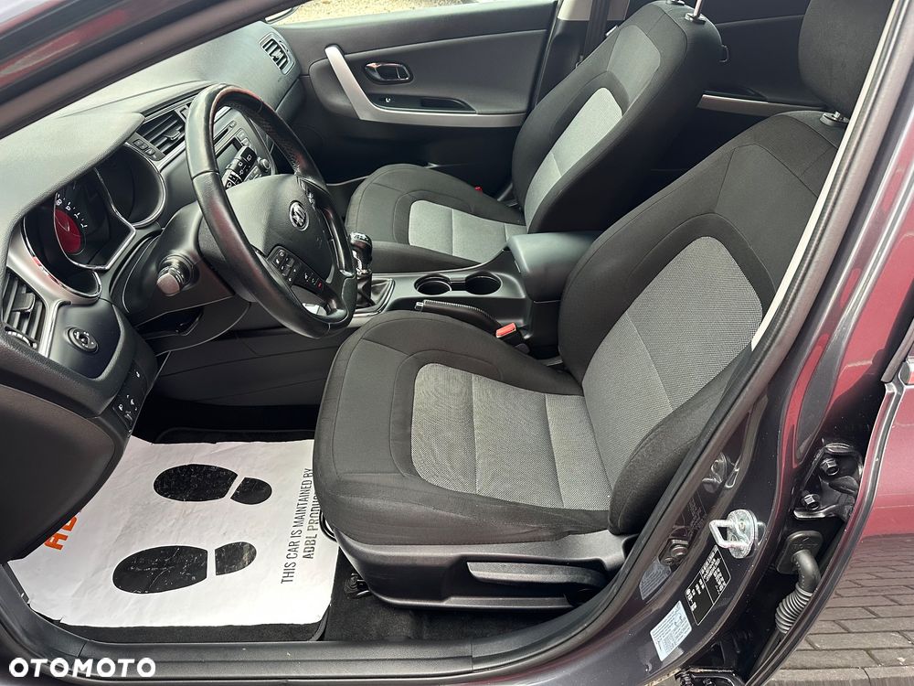 Kia Ceed 1.6 GDI Dream Team Edition - 5