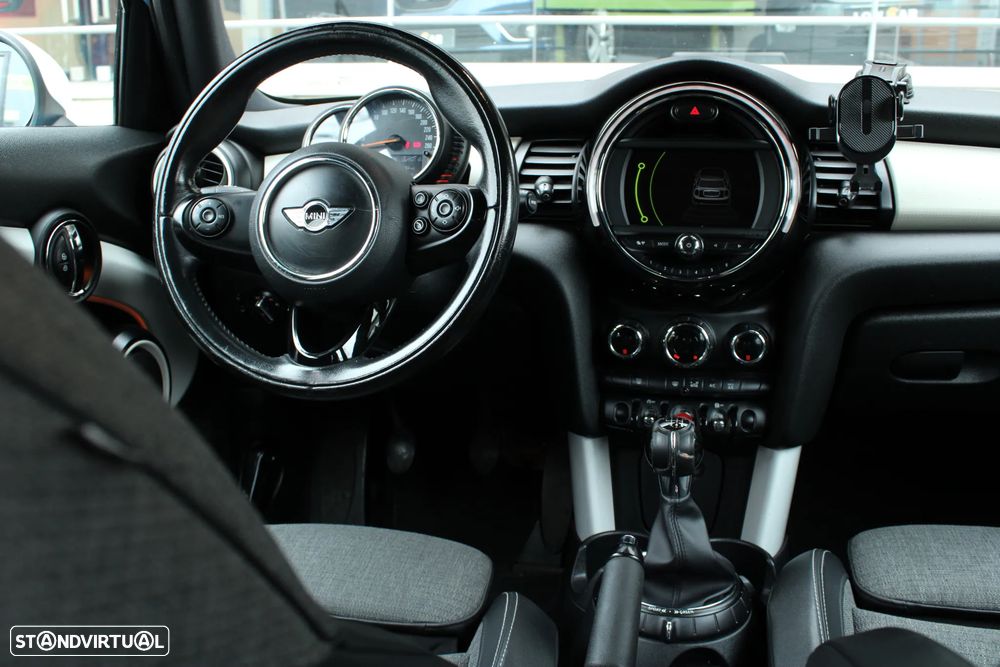 MINI 5 Portas Cooper D - 19