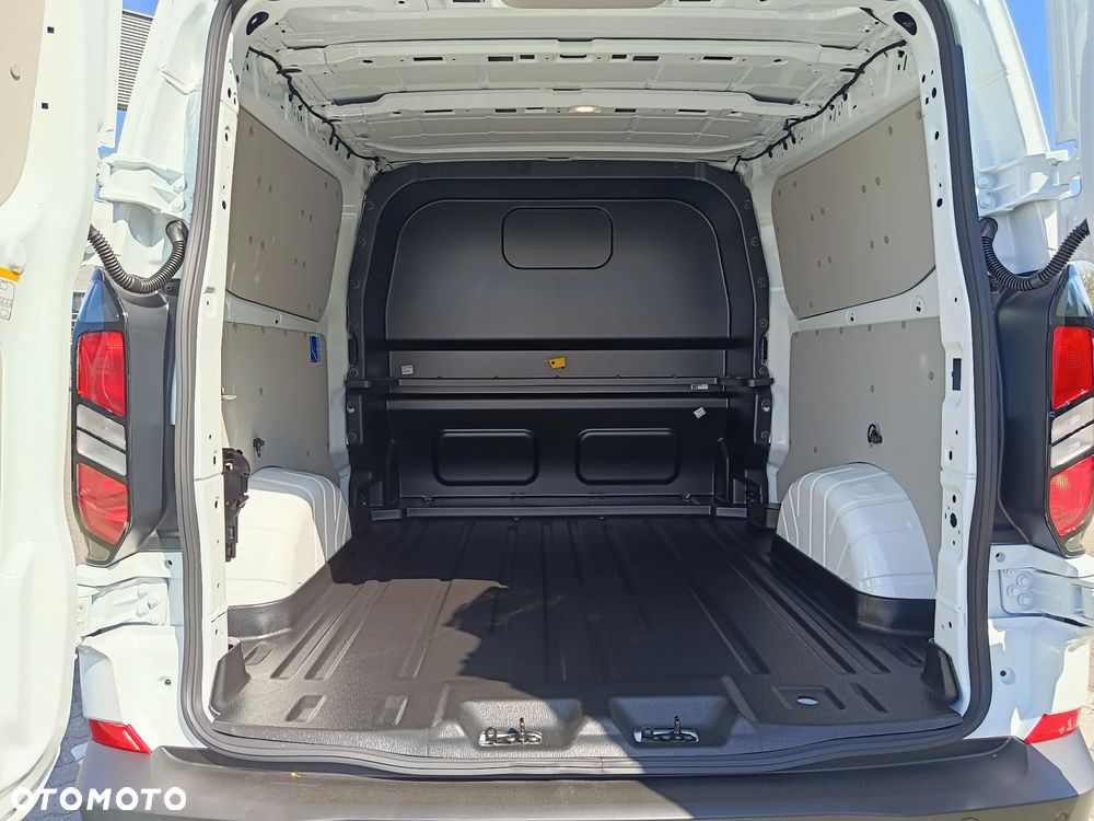 Ford Custom Brygadowy 6-cio miejscowy 320L2 - 13