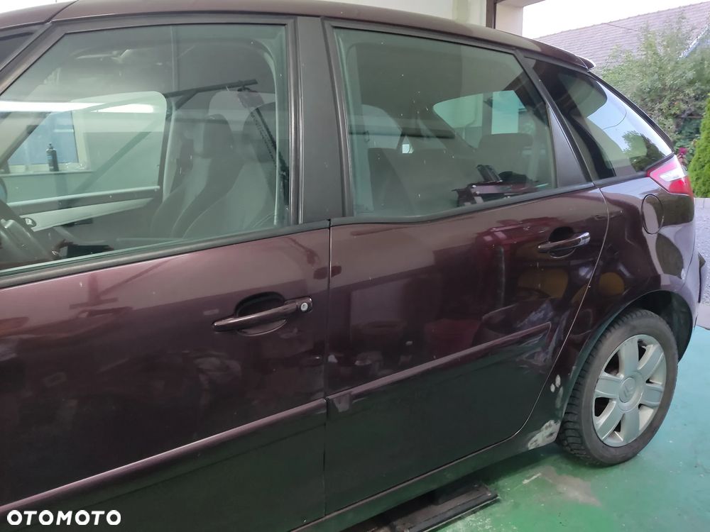 Citroën C4 Picasso 1.8i X - 2