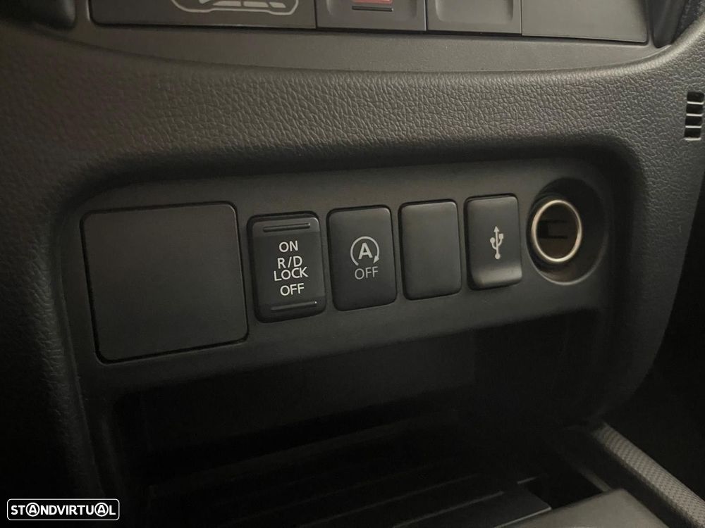 Mitsubishi L200 2.3 DI-D CD Invite Strakar Look 4WD - 22