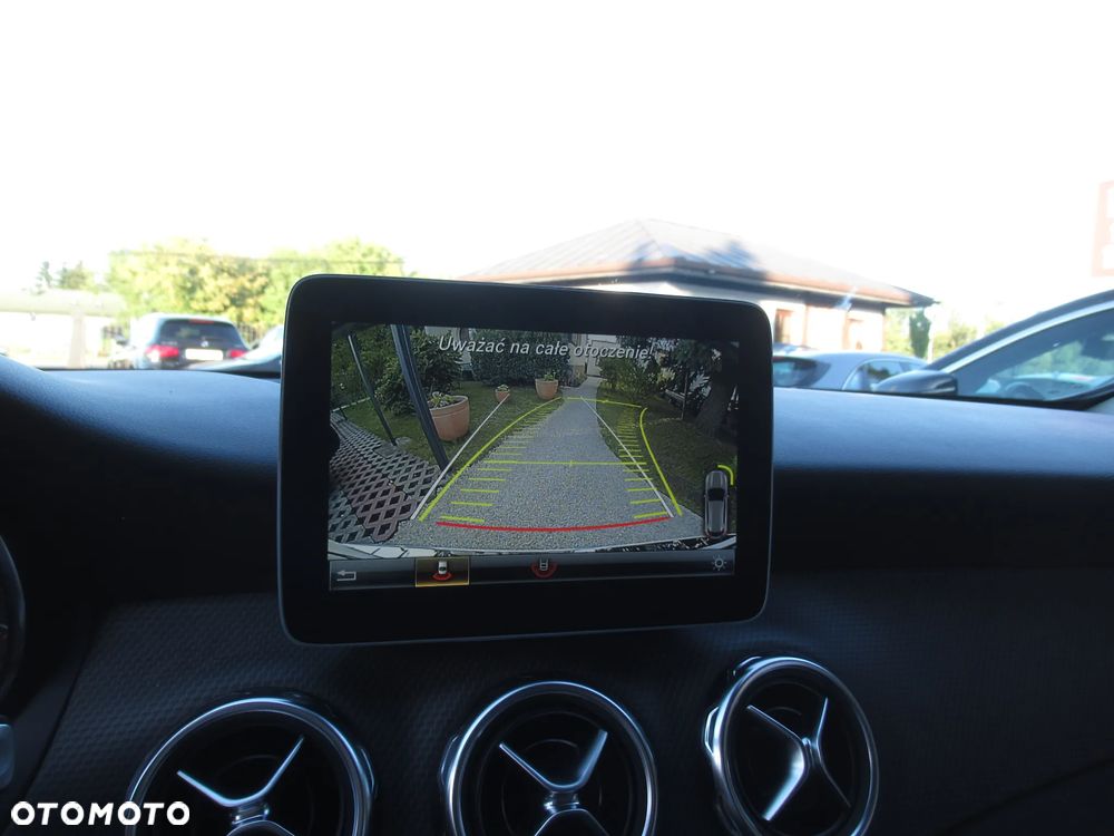 Mercedes-Benz GLA 200 7G-DCT Style - 20