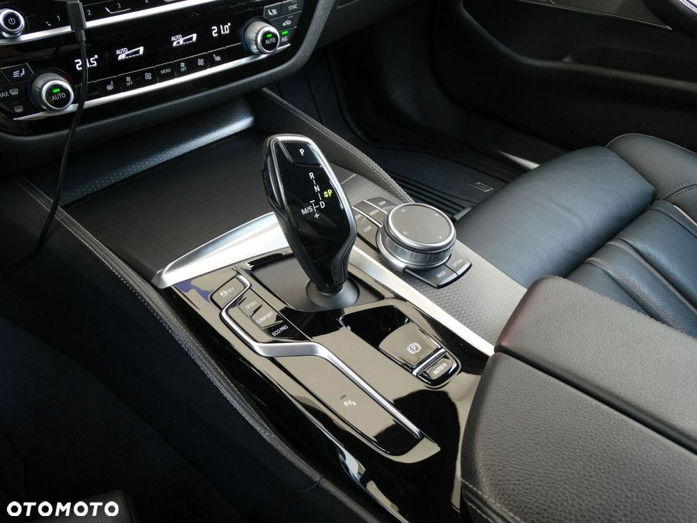 BMW Seria 5 540d xDrive mHEV M Sport sport - 22